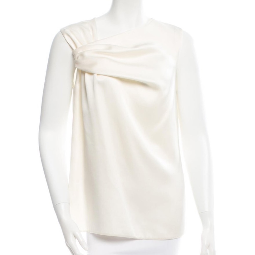 Chloe✨gorgeous top w/ unique details • orig.$890.